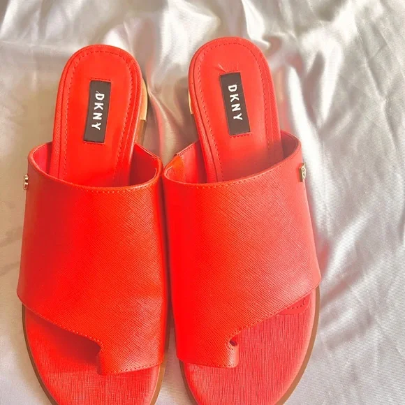 Women shoes size 8 slightly worn $20 each pair but the Mk boots are $100 - Picture 7 of 13